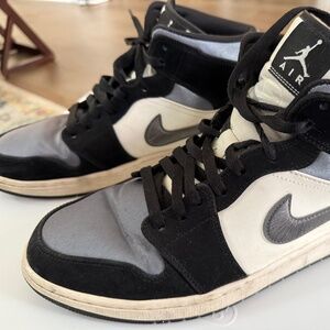 Men’s Nike Air Jordan’s - size 12 - Black/Silver/White